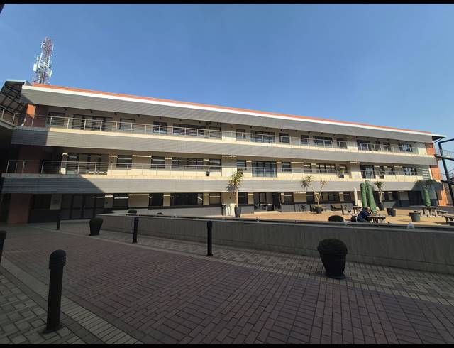158M² OFFICE TO LET IN WOODMEAD